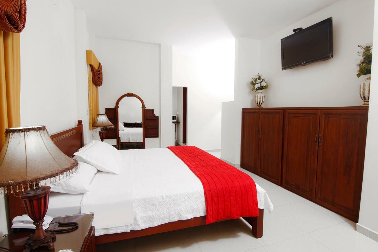 Hotel Versailles Internacional Guayaquil Ngoại thất bức ảnh